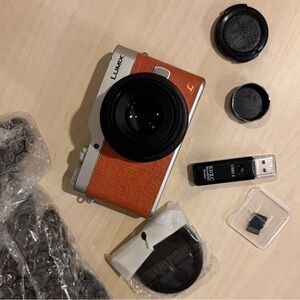 LUMIX Panasonic GF9 Camera + lens